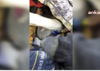 VIDEO-“A është burri im gjallë?”/ Gruaja nxirret e gjallë nga rrënojat pas 108 orësh