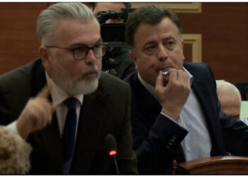 Iu fërshëllente në vesh me bilbil deputetëve, përjashtohet nga seanca Flamur Noka