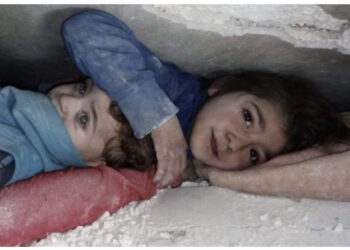 Videoja prekëse nga tërmeti, momenti që tregon se sa dhimbje mund te durojë një motër për vëllanë e saj