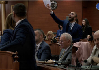 “Gazi, pse ke frikë nga gratë?”! Spiropali: Shihemi në 14 Maj-