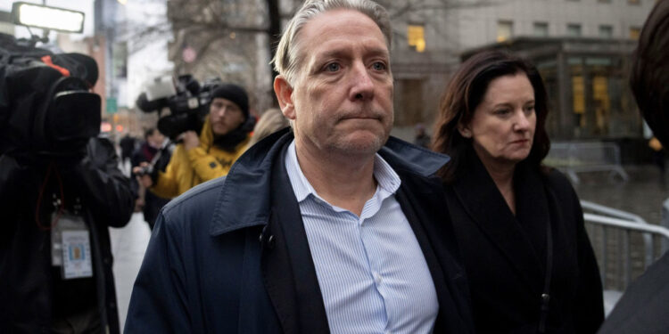 “Do t’ju vendosim në listën e zezë”, media amerikane: McGonigal mori 12 milionë euro nga Shefqet Kastrati, tentoi edhe Samir Manen