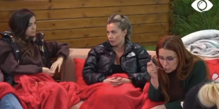 Olta u drejtohet vajzave: Të jemi më tolerante me njëra-tjetrën