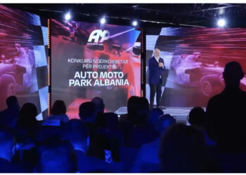 VIDEO/ Tërmeti shkatërrimtar, Shqipëria dhuron LIVE 1 milionë euro për Turqinë!