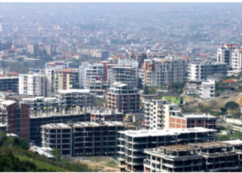 Duhen 17.5 vite punë për të blerë shtëpi në Tiranë; Ndërtuesit: Çmimet s’do bien nën 950 euro/ m²