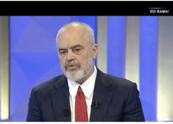 A duhet të regjistrohet opozita e drejtuar nga Berisha në zgjedhje? Si përgjigjet Rama