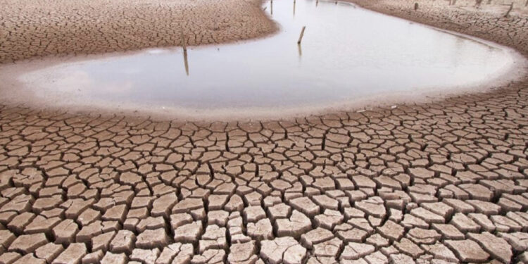 Lumenj, liqene dhe kanale të zbrazura, ekspertët paralajmërojnë: Thatësira e madhe po vjen në Europë