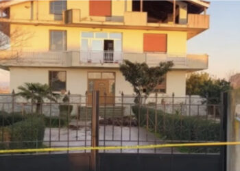 EMRAT/ Përshtati vilën 3-katëshe për kultivim kanabisi në Fier, lihen në burg pronari dhe faturisti, gjykata “liron“ elektriçistin