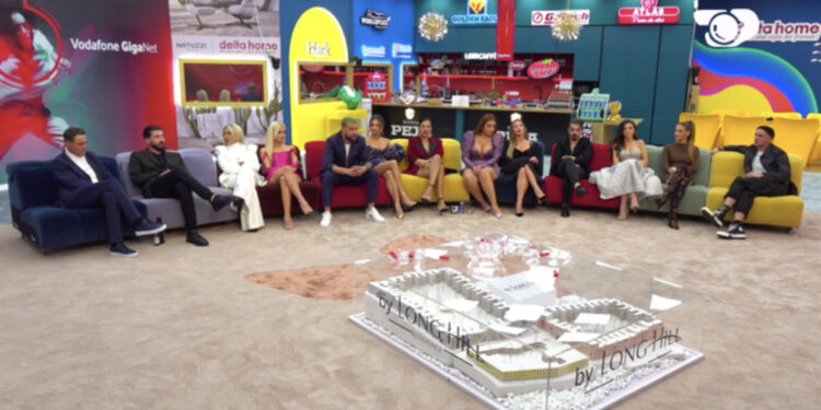 “A ka diçka më tepër se shoqëri mes Oltës dhe Kristit?”/ Kush e bëri pyetjen anonime dhe kamera që u fokusua tek Amos