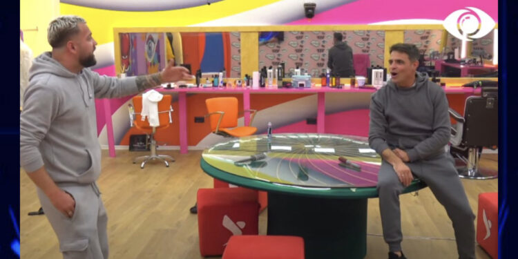 VIDEO/ Luizi i magjishëm si gjithmonë, krijon një këngë për Maestron