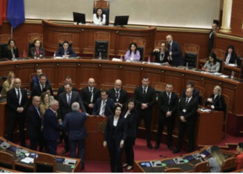 Interpelanca për “McGonigal”/ PS voton ta zhvillojë më 2 Mars, Berisha paralajmëron se do e bëjë në Surrel