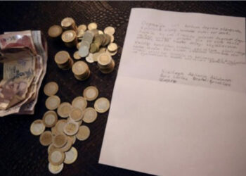 Rrëqeth 9-vjeçari, dhuron kursimet e tij për të prekurit nga tërmeti në Turqi: S’ka problem nëse nuk blej çokollata