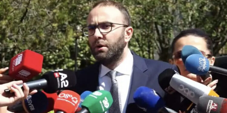 Gaz Bardhi nuk mban fjalën, nuk merr pjesë në protestën e sotme