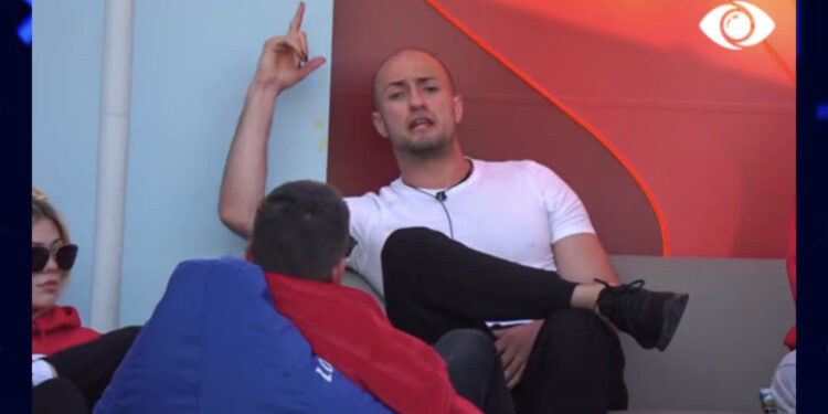 VIDEO/ Debat i ashpër/ Kristi: Erdhe ti të bësh talk show”, Bledi: As menu restoranti s’di të lexosh”