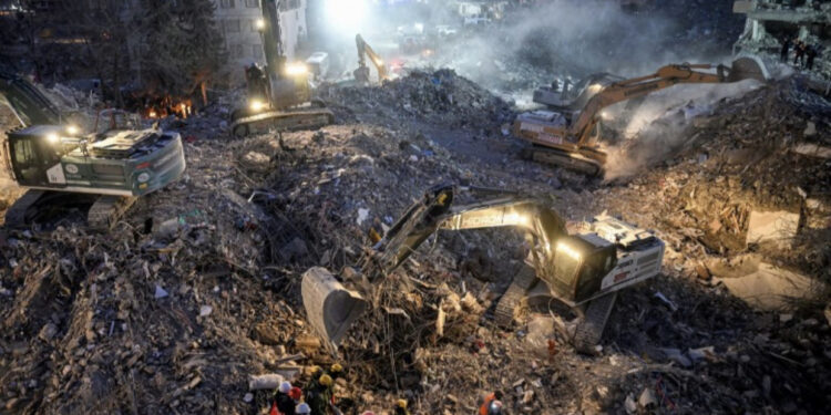 Mbi 44 mijë viktima nga tërmeti në Turqi e Siri, dy persona nxirren nga rrënojat pas 261 orësh!