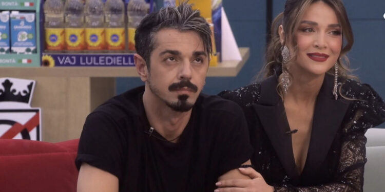 Shqiptarët marrin hakun e Efit, inatin e Deas e nxjerrin tek Amos që largohet nga shtëpia