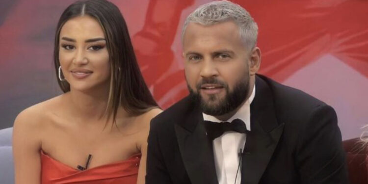 FOTO/ Mbrëmë nuk u pa, por në veshjen e Kiarës kishte një dedikim special për Luizin