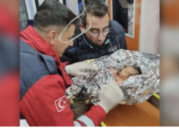 Tjetër mrekulli në Turqi/ Gjenden gjallë nën rrënoja nëna dhe foshnja 10 ditëshe