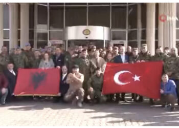 I erdhën në ndihmë Turqisë pas tërmetit tragjik, kthehet në Tiranë ekipi shqiptar i kërkimit