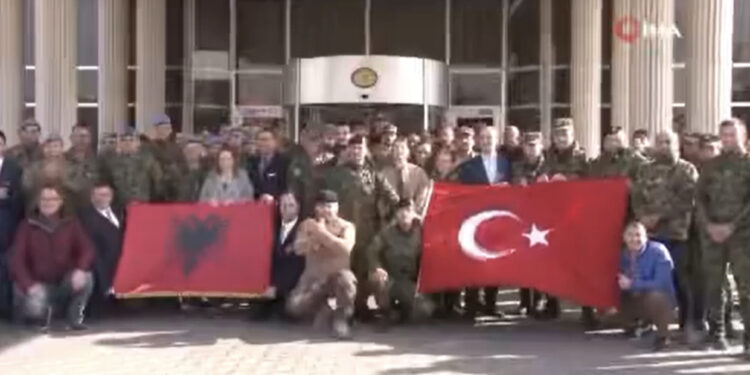 I erdhën në ndihmë Turqisë pas tërmetit tragjik, kthehet në Tiranë ekipi shqiptar i kërkimit