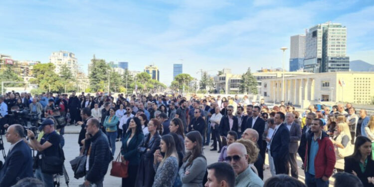 Fillon protesta e pedagogëve: S’na janë plotësuar ende kërkesat, duam rritje page