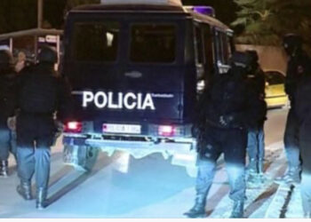 Plagosje dhe ndjekje si në filma në rrugët e Vlorës