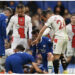 VIDEO/ FRIKË në Stamford Bridge, mbrojtësi i Chelseas goditet me shkelm në fytyrë…