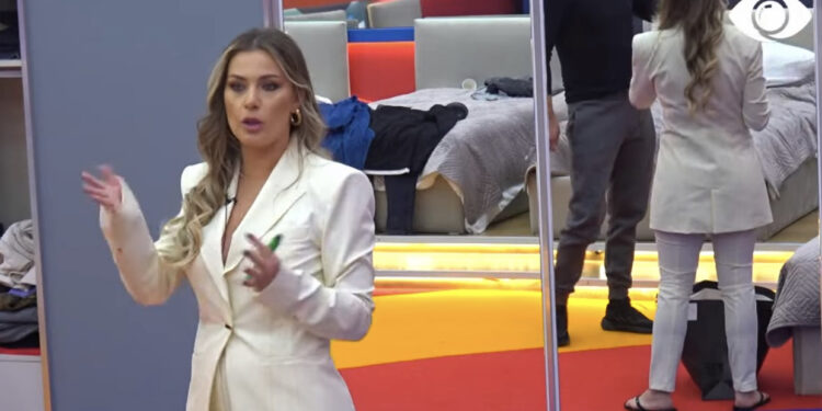 VIDEO/ Olta i ngre kurth Bledit: Shikoni si do të përpëlitet…