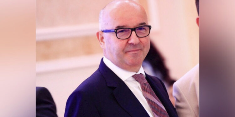 Digjet makina e pronarit të televizionit në Shkodër