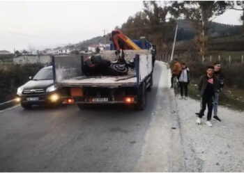 Të përdorur në ngjarje kriminale? Dy motora të djegur gjenden brenda rezervuarit të Thanës