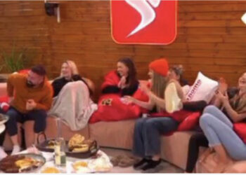 VIDEO/ Çfarë po ndodh në Big brother VIP?! Qetsori puth në buzë Sabianin