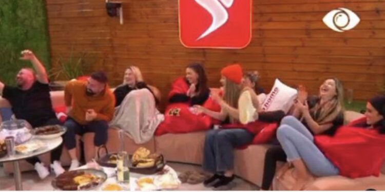 VIDEO/ Çfarë po ndodh në Big brother VIP?! Qetsori puth në buzë Sabianin