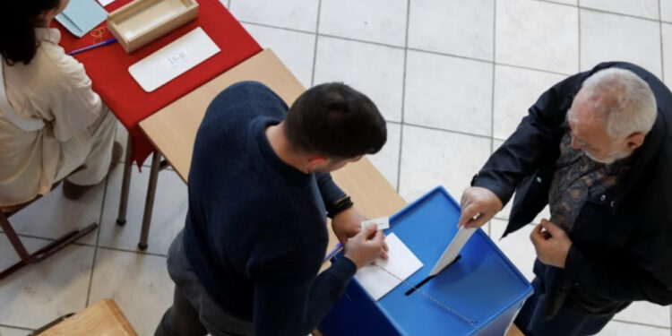 Mali i Zi voton sot për presidentin