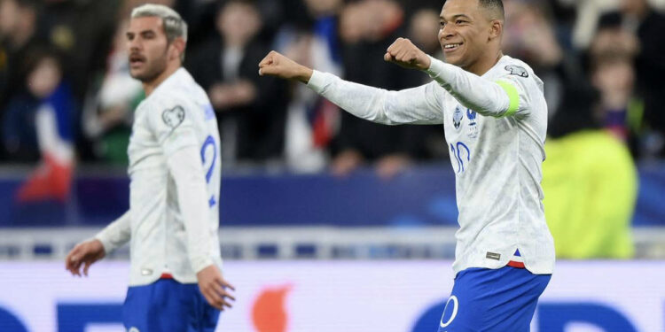 VIDEO/ “Tulipanët të vyshkur”, Mbappe me shokë “shkatërrojnë” Hollandën