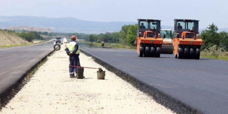 “Rrezik për ekonominë”, FMN: Kontratat PPP në Shqipëri janë të politizuara, mungon monitorimi