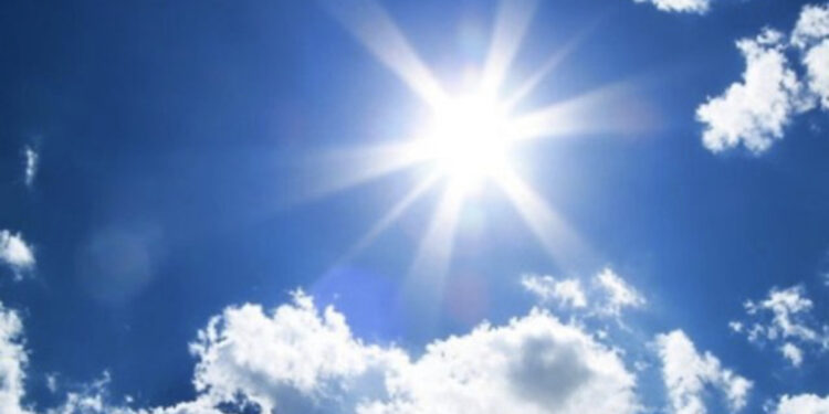 Përmirësohet moti, diell dhe temperatura deri në 18 gradë
