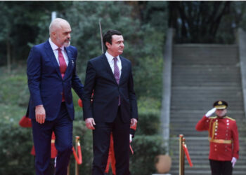 Kurti sot në Tiranë, pritet të takohet me Ramën dhe Nikollën