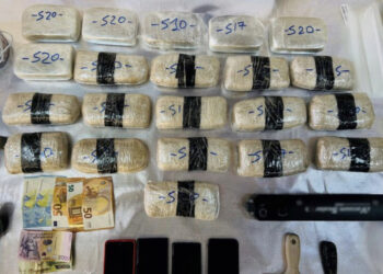 Sekuestrohen mbi 10 kg heroinë në Athinë, në pranga dy shqiptarë