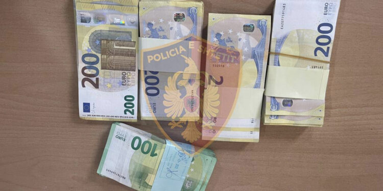 Nuk i deklaroi në kufi, 32-vjeçarit i sekuestrohen rreth 62 mijë euro
