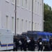 Autobote me ujë dhe furgona policie, nis “blindimi” i Kryeministrisë
