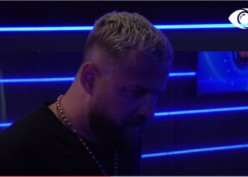 “Vazhdo siç e ke nisur, ke mbështetjen e gjithë shqiptarisë”/ Luizi emocionohet në telefonatën me nënën e tij