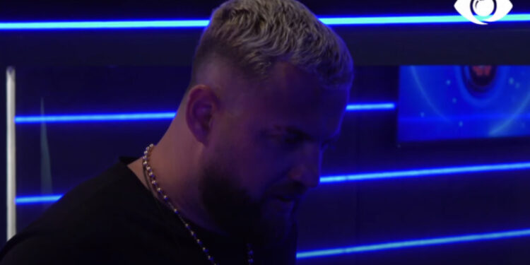 “Vazhdo siç e ke nisur, ke mbështetjen e gjithë shqiptarisë”/ Luizi emocionohet në telefonatën me nënën e tij