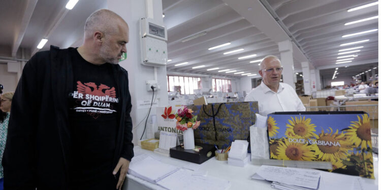 Paratë e drogës si faktor i mosrritjes së pagave