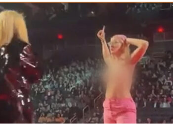 VIDEO/ “Do të të vras”, këngëtares i ndodh e papritura në mes të skenës: Ik nga këtu ku*vë