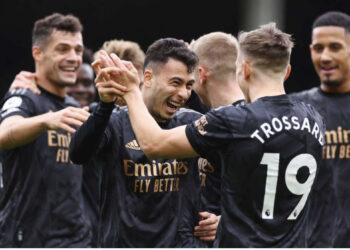 Arsenali nuk e lëshon kreun, Man United del jashtë garës për titull