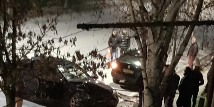 Përplasen 2 makina në Korçë, 2 të plagosur