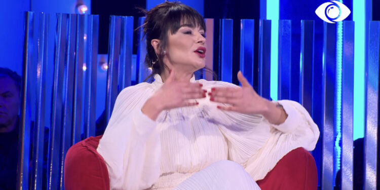 Fansat kryqëzojnë Zhaklinën, çfarë deklaronte opinionistia më parë?