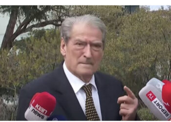 “Ulsi Manja kriminel elektoral”, Berisha: Vrasësi i kenianes fshihet në qeveri, ata s’japin asnjë përgjigje