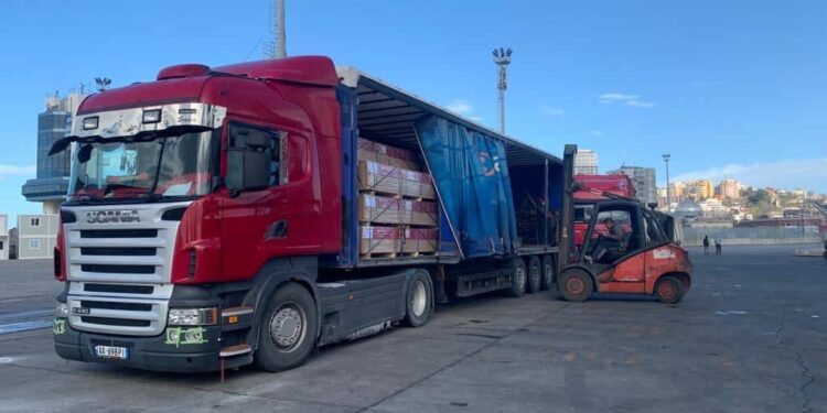 E godet piruni! Vdes tragjikisht i riu në qendrën tregtare në Tiranë