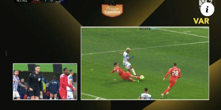 VIDEO/ Momenti i diskutueshëm në derbi, ja rasti i penalltisë së anuluar të Tiranës