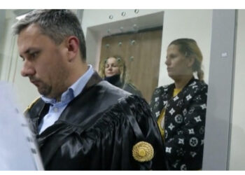 Nëna lehonë: U thashë policëve kam fëmijën me gji, por ata më arrestuan